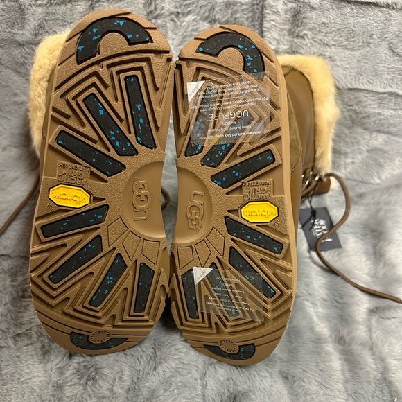 UGG Aya Boots - Brown - Size 6 - Brand New In Box - Waterproof - Picture 7 of 11